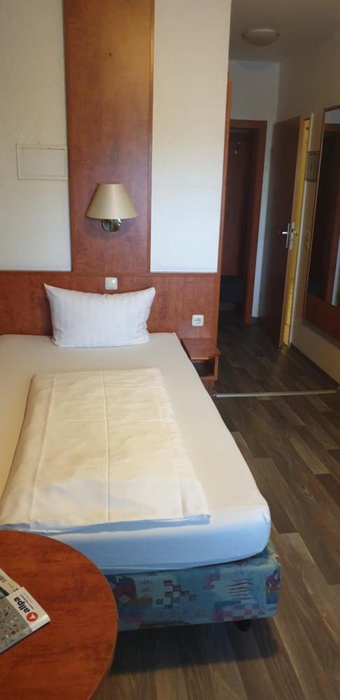 דיסלדורף Residenz Hotel Eurostar מראה חיצוני תמונה