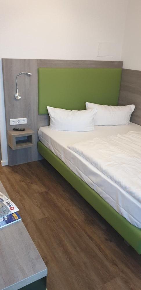 דיסלדורף Residenz Hotel Eurostar מראה חיצוני תמונה